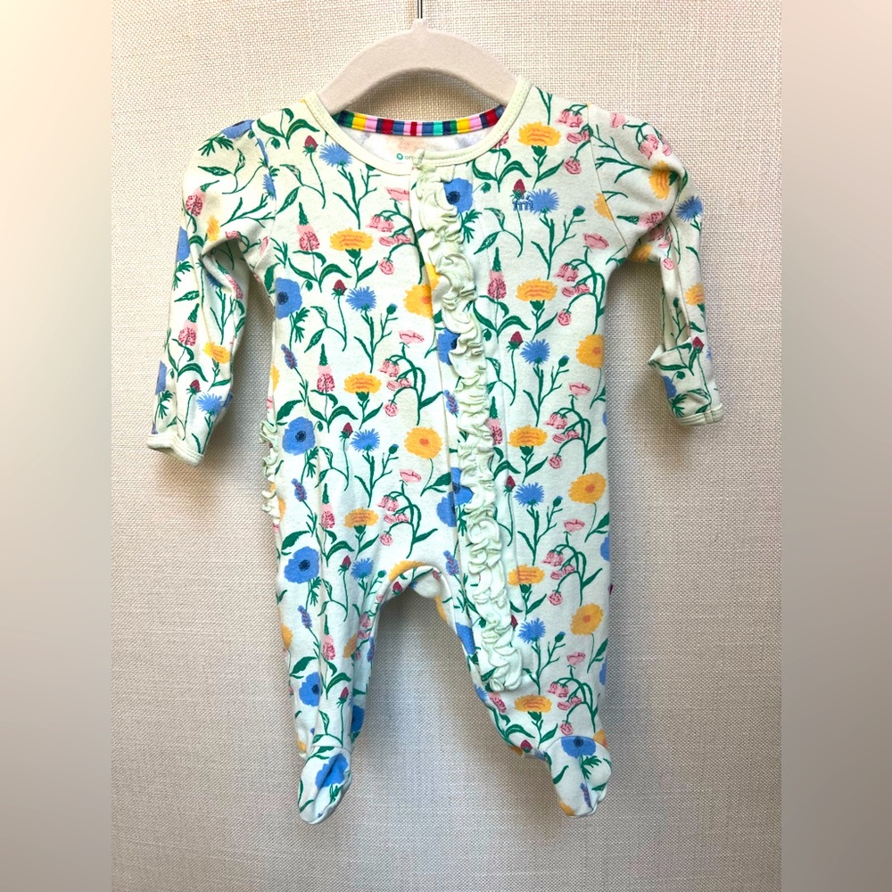 Magnetic Me Flowers 🌺 Footie Size Newborn